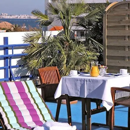 Palm Hotel